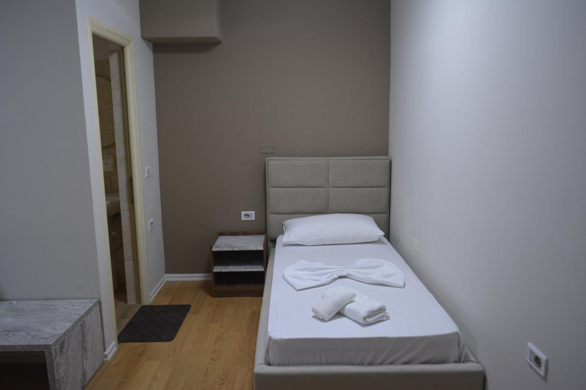 Hotel Her Vlorë Eksteriør bilde