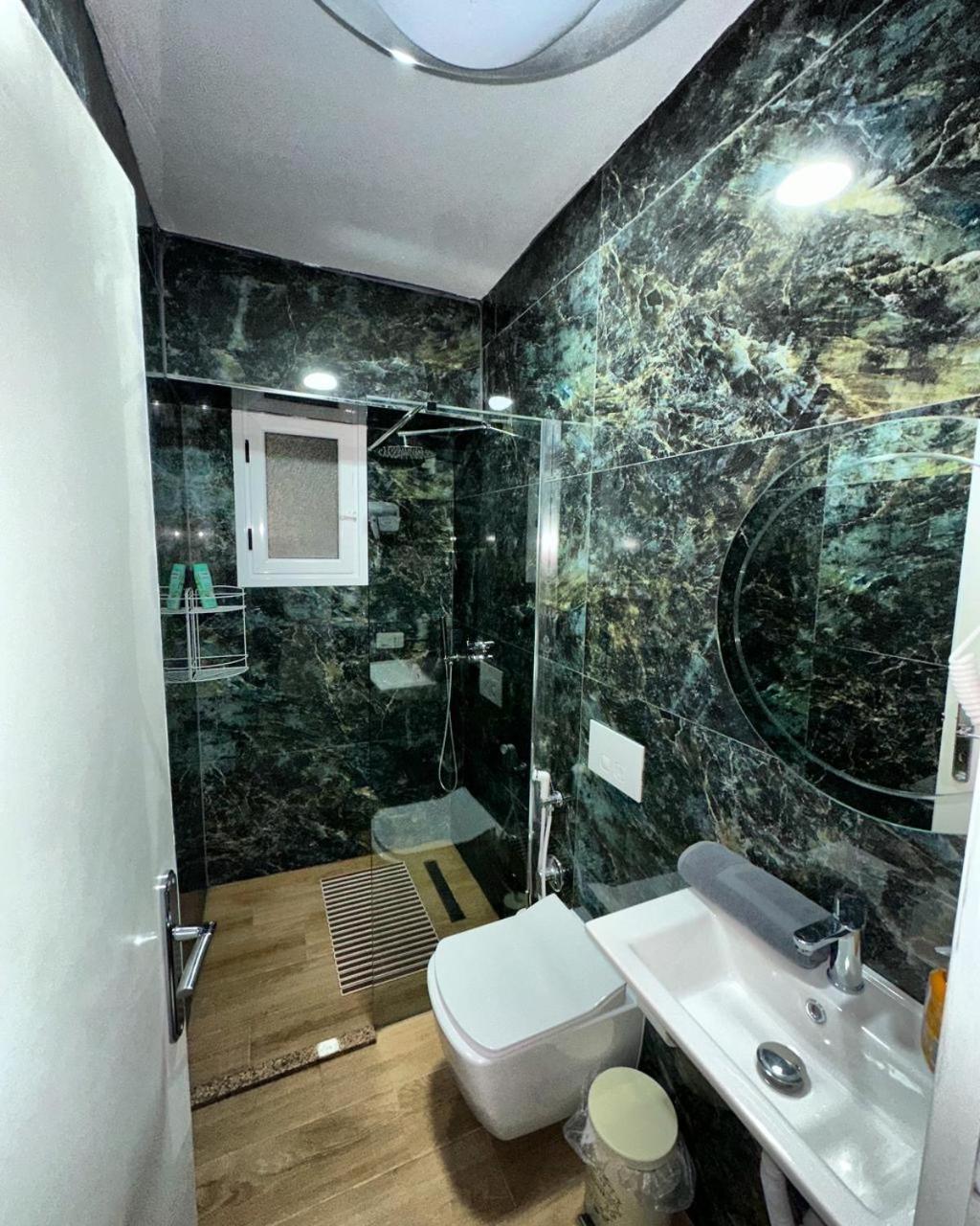 Hotel Her Vlorë Eksteriør bilde