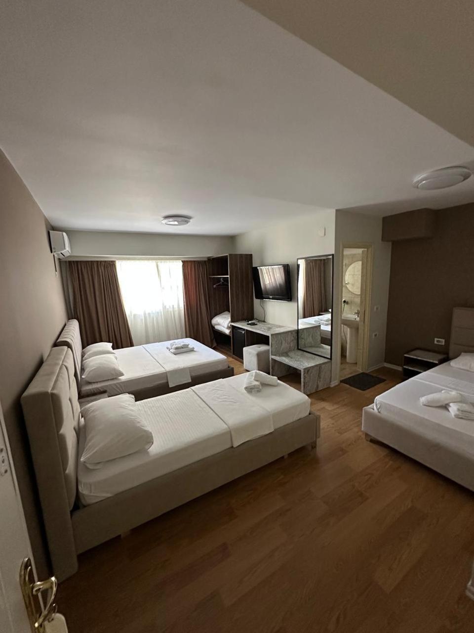 Hotel Her Vlorë Eksteriør bilde