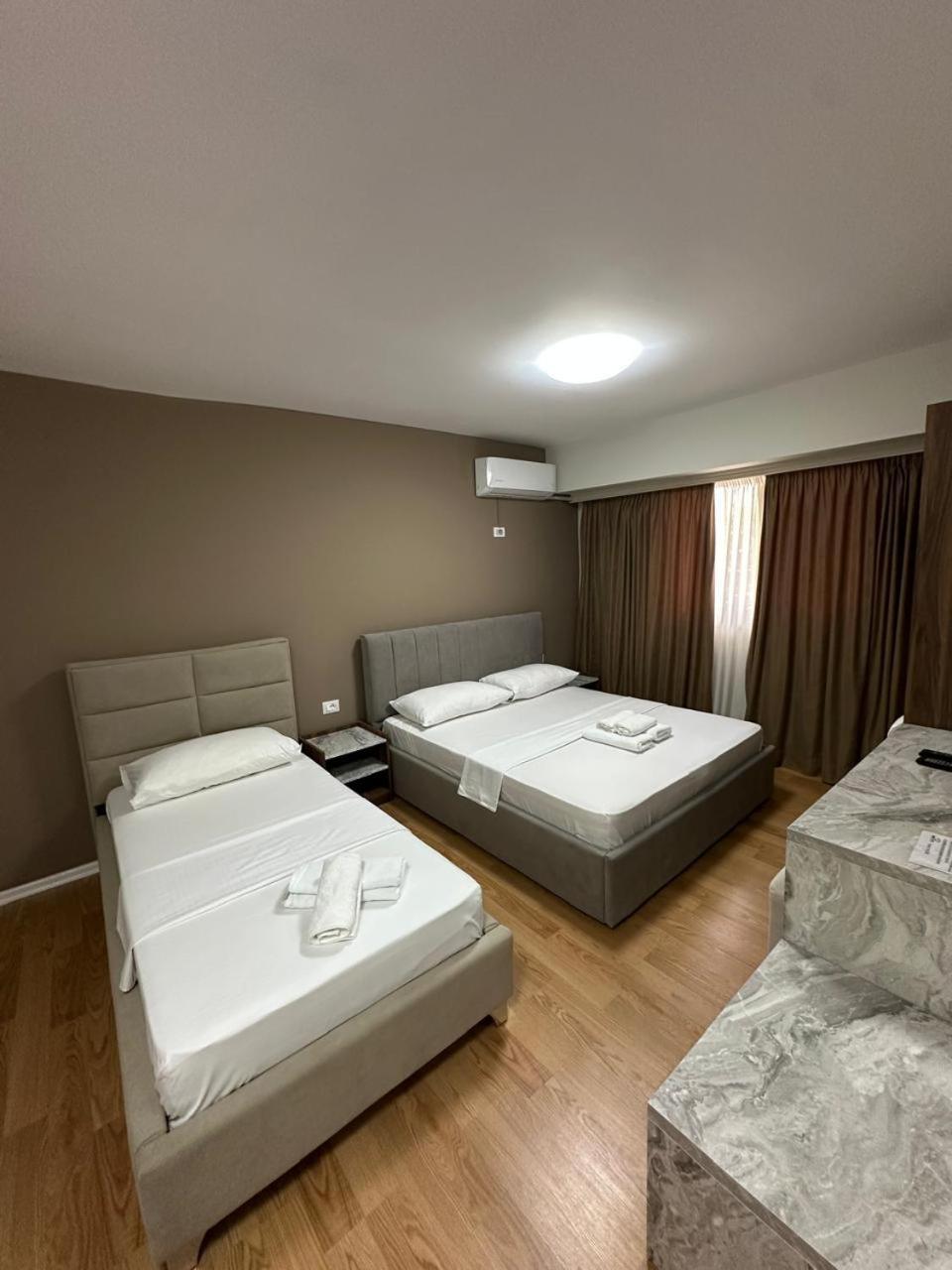 Hotel Her Vlorë Eksteriør bilde