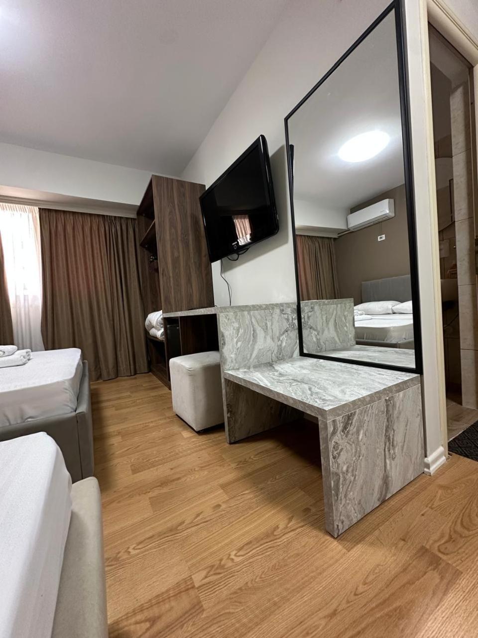 Hotel Her Vlorë Eksteriør bilde