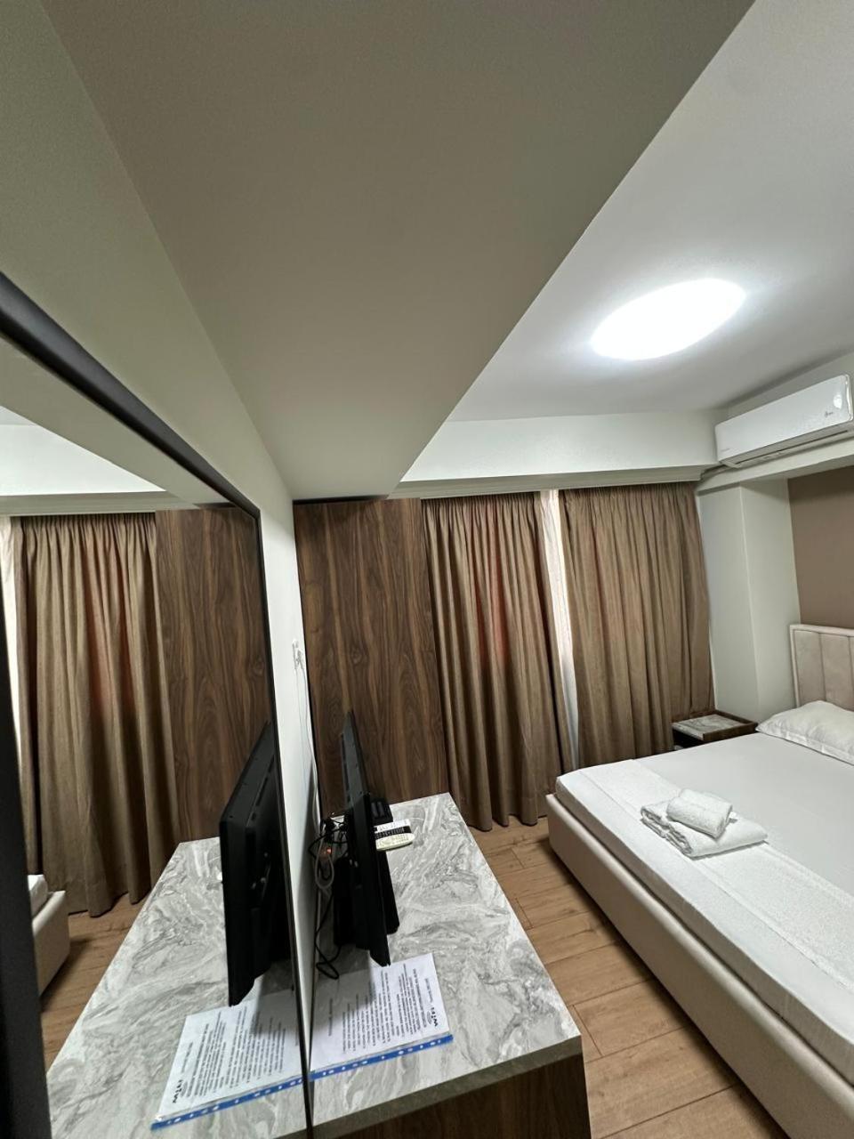 Hotel Her Vlorë Eksteriør bilde