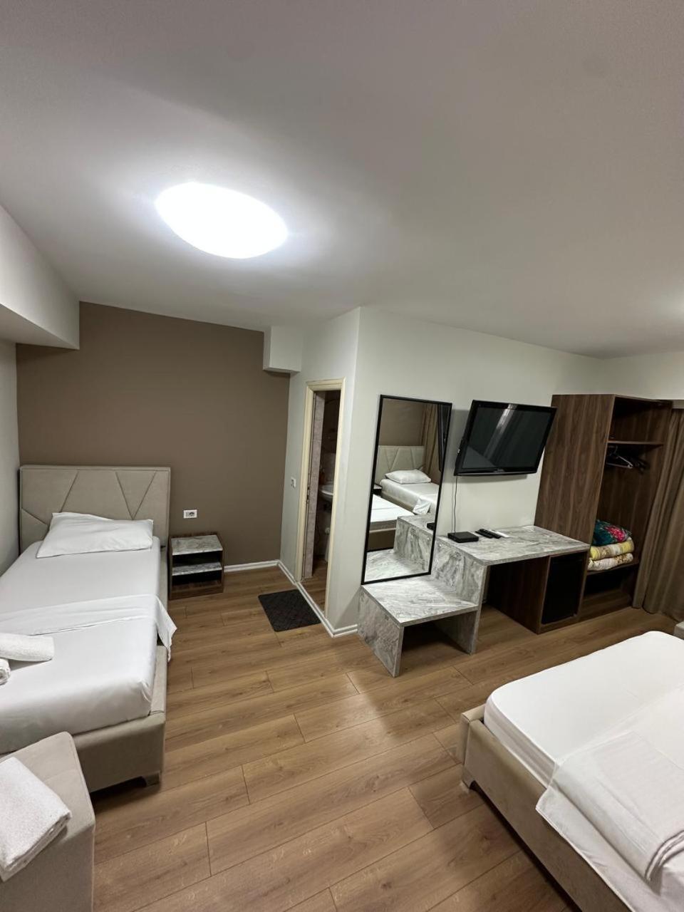 Hotel Her Vlorë Eksteriør bilde